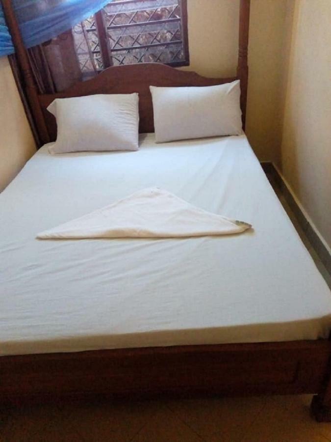 Mali Guest House Kisauni Bagian luar foto